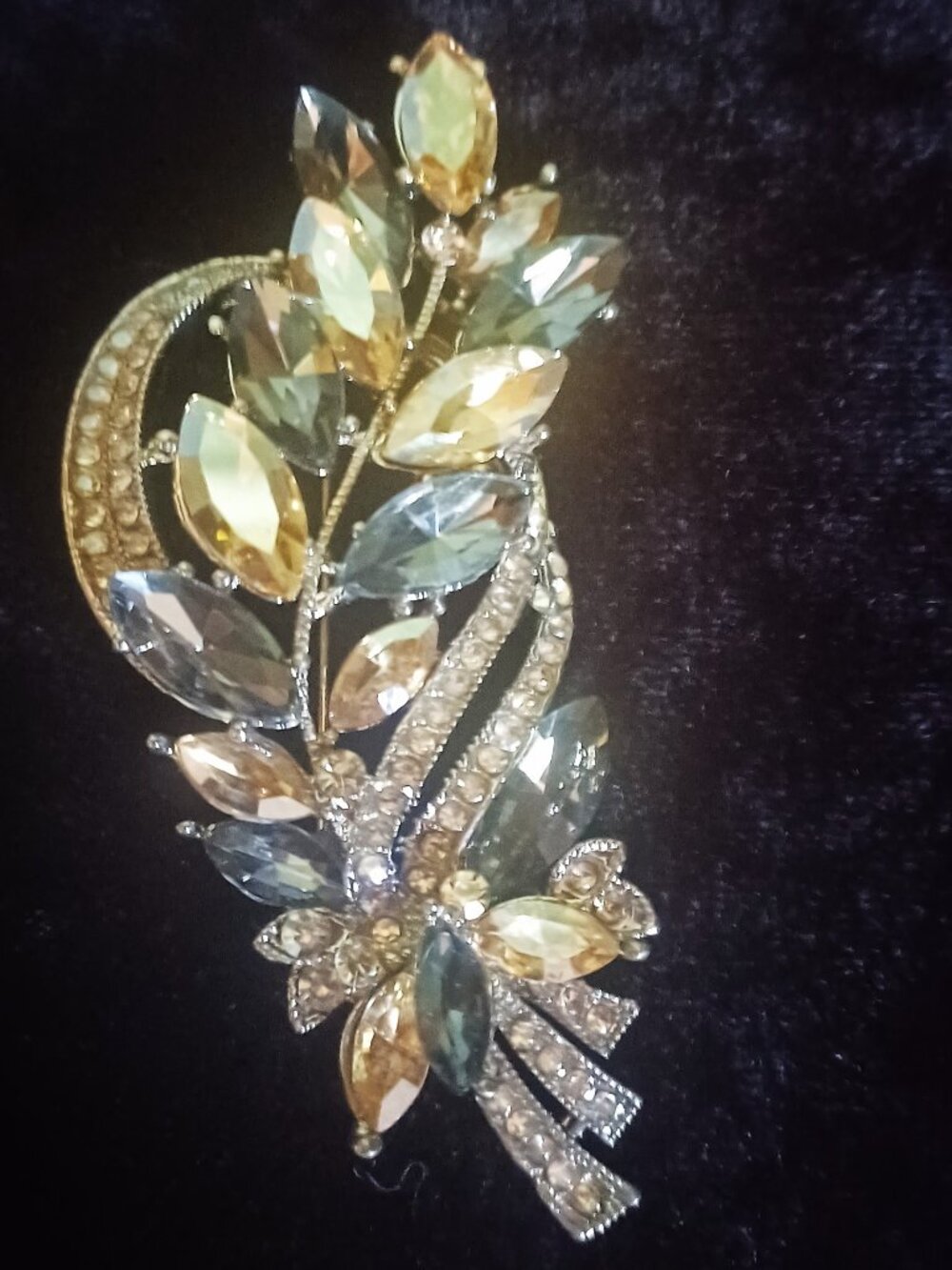 Lovely Silver Brooch with Cream & Black Rhinestones